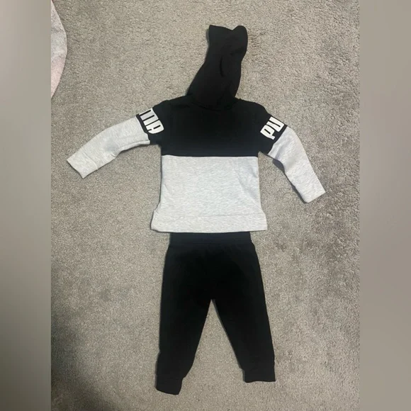 Toddler Puma Hoodie & Pant Set New Not Worn - Picture 3 of 4
